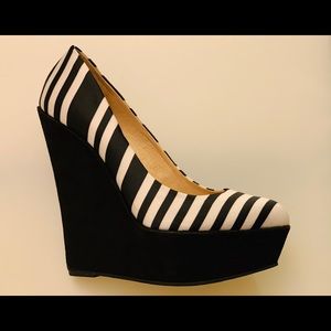 Aldo Animal Zebra Platform Heels Shoes 6.Used Ones